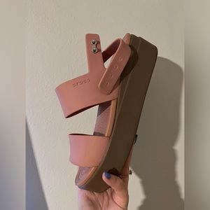 Women’s Croc Sandals!